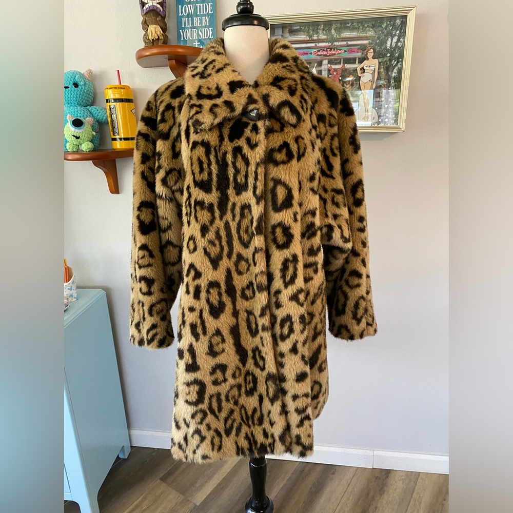 🐆 SAKS FIFTH AVENUE VINTAGE FAUX LEOPARD CHEETAH SWING FUR COAT